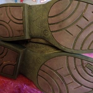 Size 9 girl twister boots